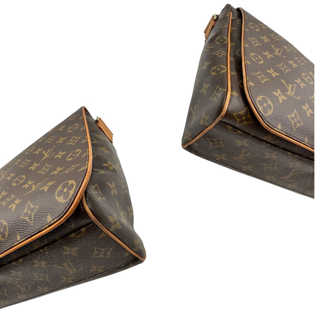 angoli Cartella Louis Vuitton in canvas marrone monogram, munita di una tracolla in tessuto regolabile, di lusso, originale , ottime condizioni 