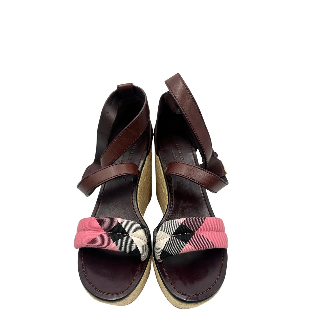Sandali con zeppa Burberry in pelle color cerise purple e dettagli tartan.