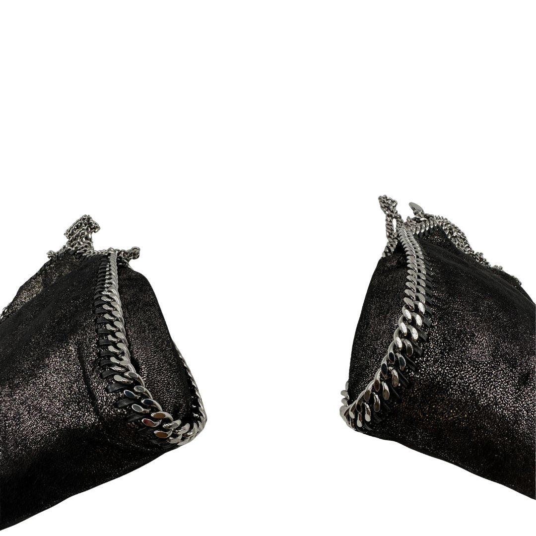 angoli Borsa Falabella in shaggy dear nero e hardware argentato, nella versione mini, indossabile a tracolla, a spalla e a mano, di lusso, originale, ottime condizioni 