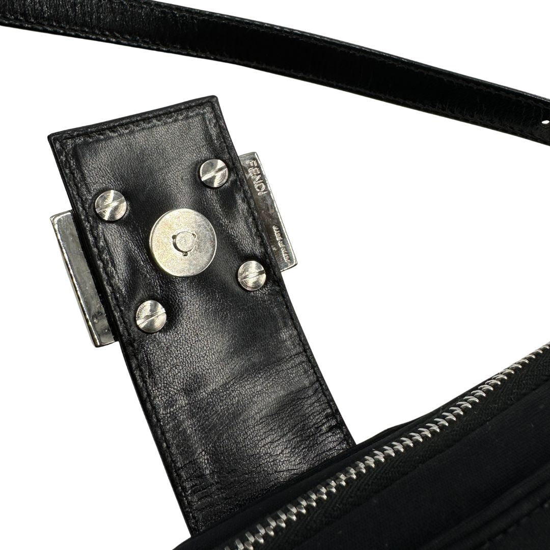 Mini Fendi Baguette nera