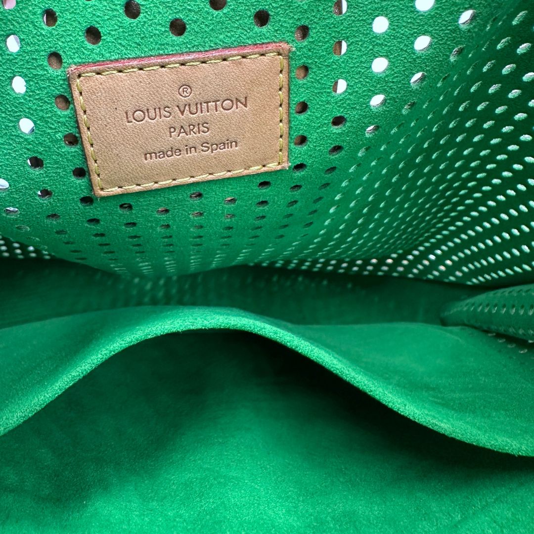 interno Borsa LV in canvas monogrammato marrone e hardware dorato, indossabile a spalla 