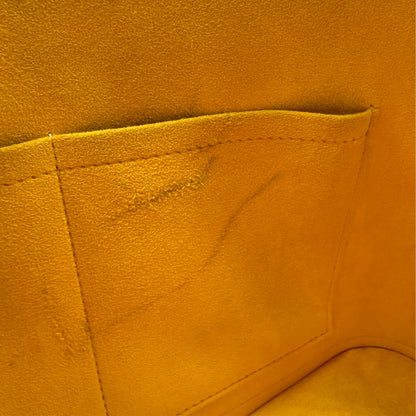 interno Louis Vuitton Alma in pelle epi gialla nella versione PM, di lusso, originale, ottime condizioni, usata