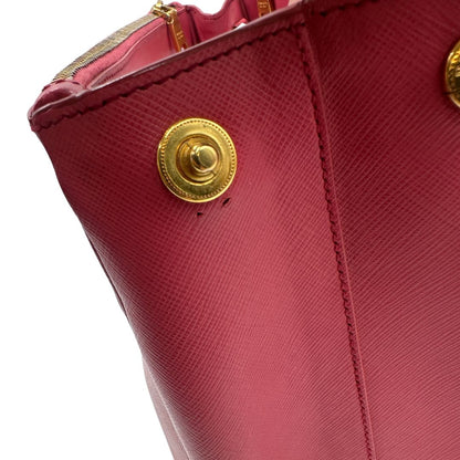  Borsa Prada in pelle saffiano color rosa fragola con hardware dorato, di lusso, originale, ottime condizioni, usata