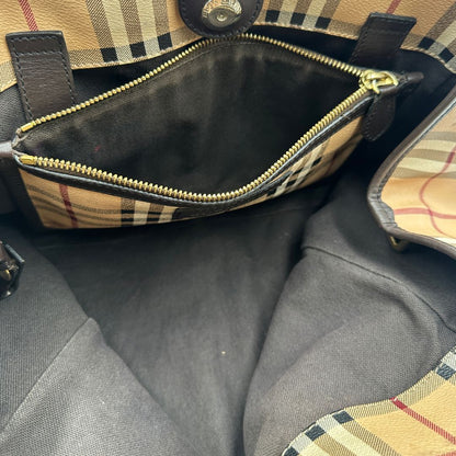 interno Shopper Burberry in canvas beige con classica trama tartan e finiture in pelle