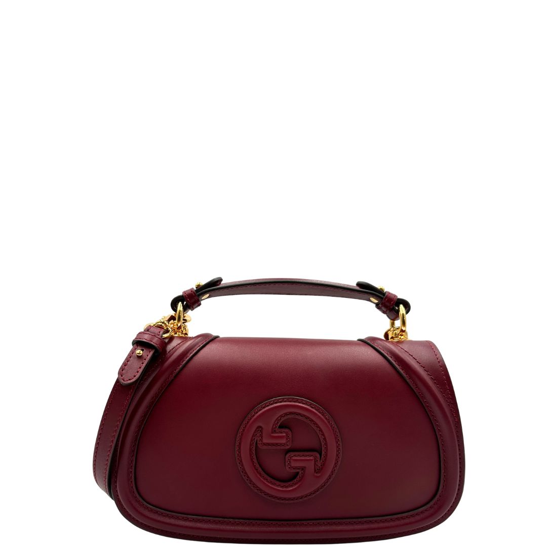 front Borsa Gucci in pelle bordeaux con iconica doppia G sul front, di lusso, eccellenti condizioni, usata 