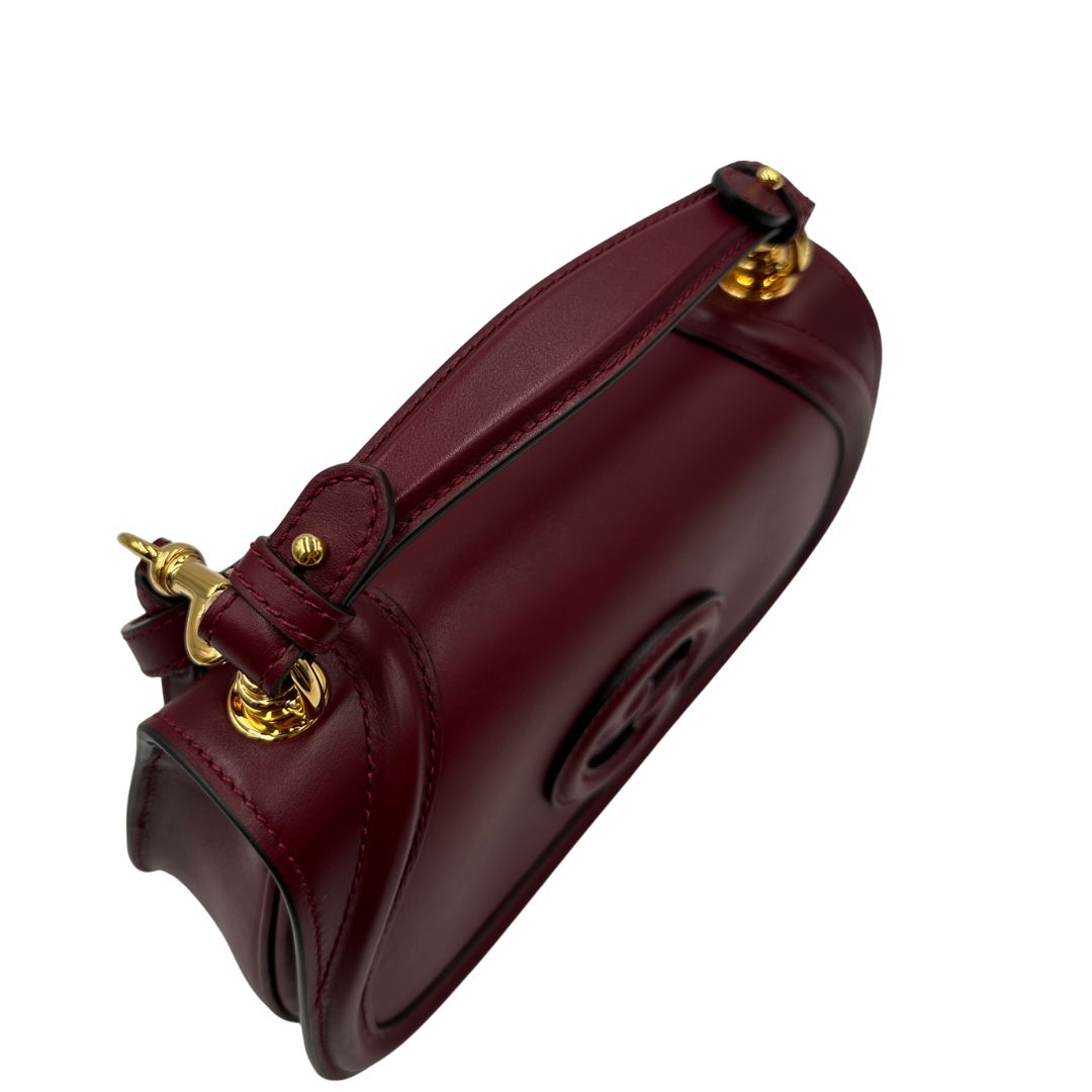 manico Borsa Gucci in pelle bordeaux con iconica doppia G sul front, di lusso, eccellenti condizioni, usata 
