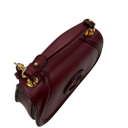 manico Borsa Gucci in pelle bordeaux con iconica doppia G sul front, di lusso, eccellenti condizioni, usata 