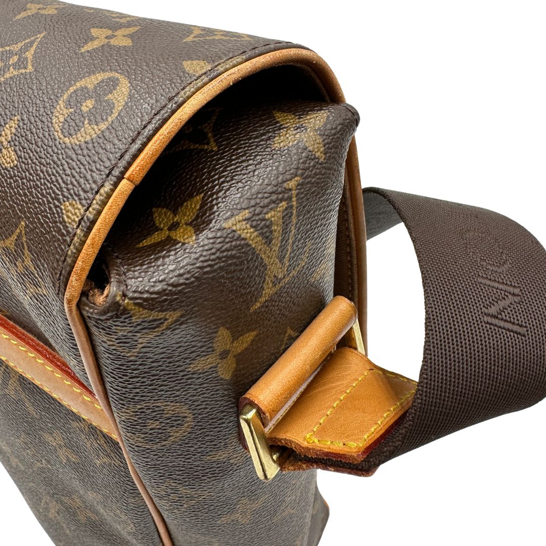 Abbesses Messenger Louis Vuitton