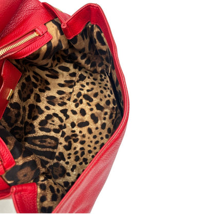 interno Borsa D&G in pelle trapuntata rossa e hardware dorato, indossabile a mano oppure a spalla, di lusso, originale, buone condizioni, usata