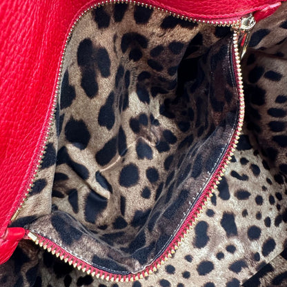 interno Borsa D&G in pelle trapuntata rossa e hardware dorato, indossabile a mano oppure a spalla, di lusso, originale, buone condizioni, usata