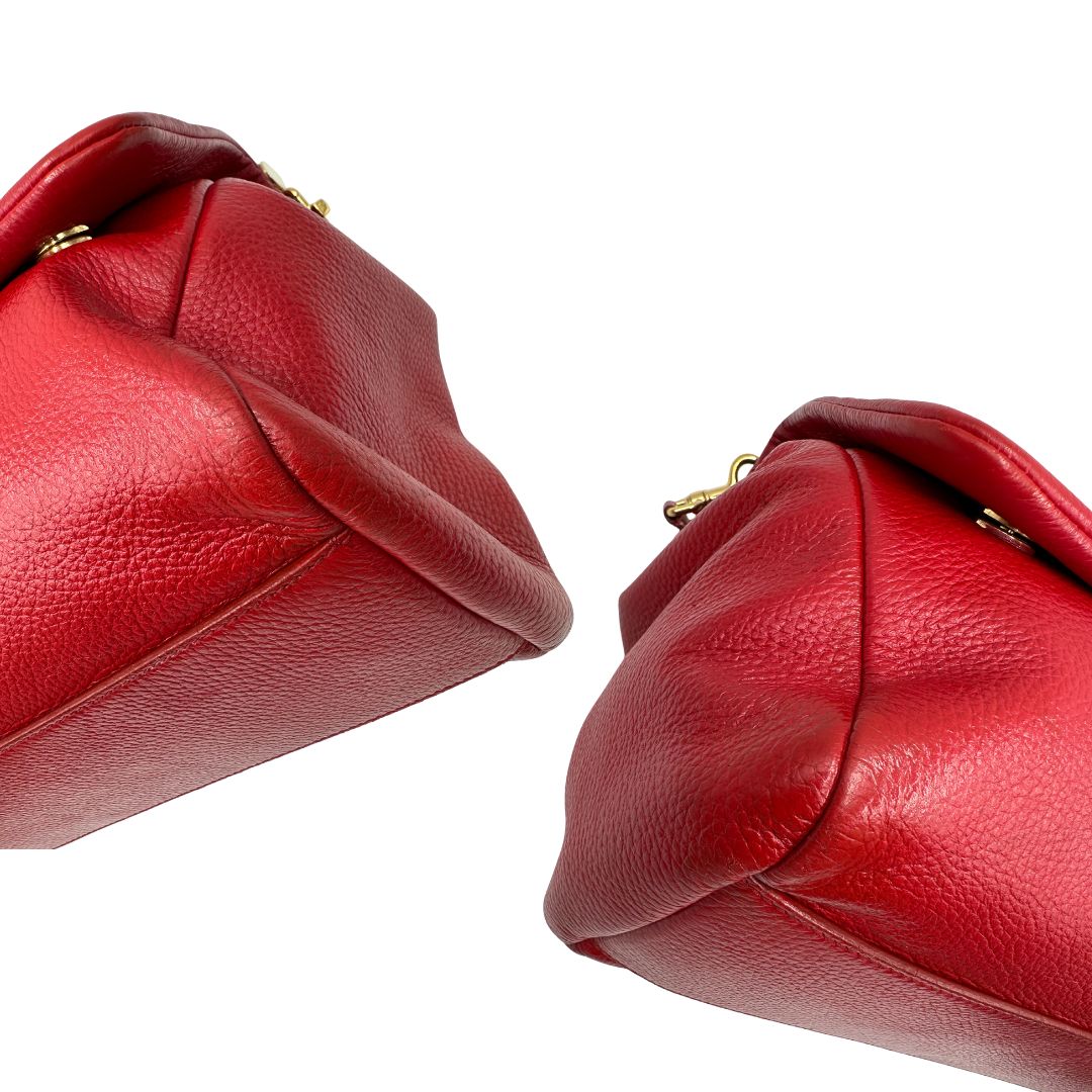 angoli  Borsa D&G in pelle trapuntata rossa e hardware dorato, indossabile a mano oppure a spalla, di lusso, originale, buone condizioni, usata 