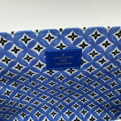 Métis By The Pool Louis Vuitton