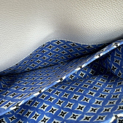 Métis By The Pool Louis Vuitton