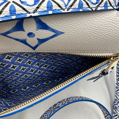 Métis By The Pool Louis Vuitton