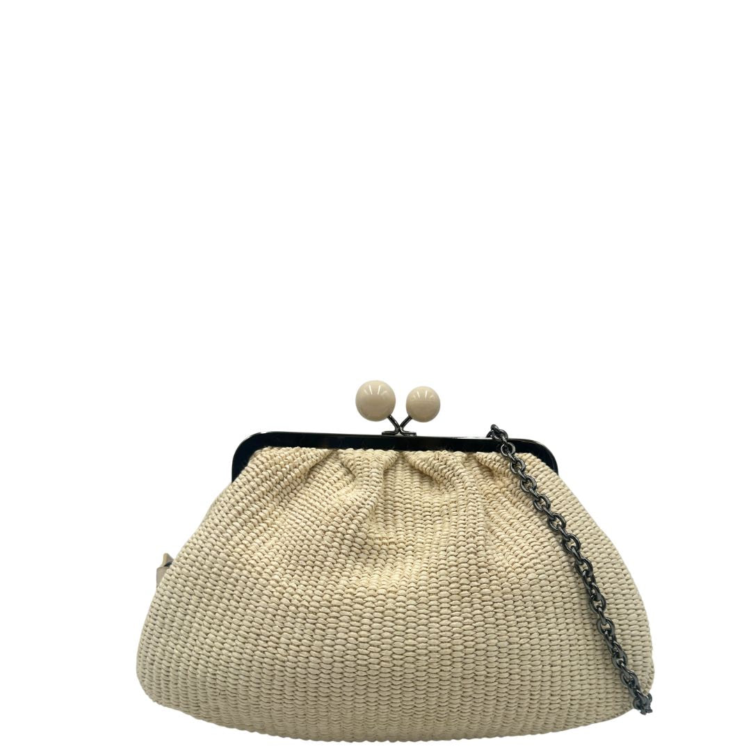 front Iconico pasticcino Max Mara in tessuto effeto rafia, indossabile a spalla o a tracolla 