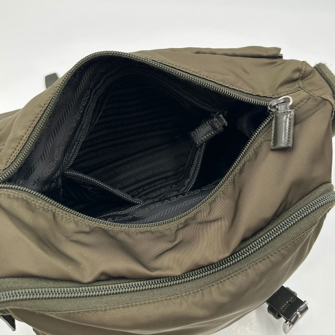 Cartella Prada nylon verde