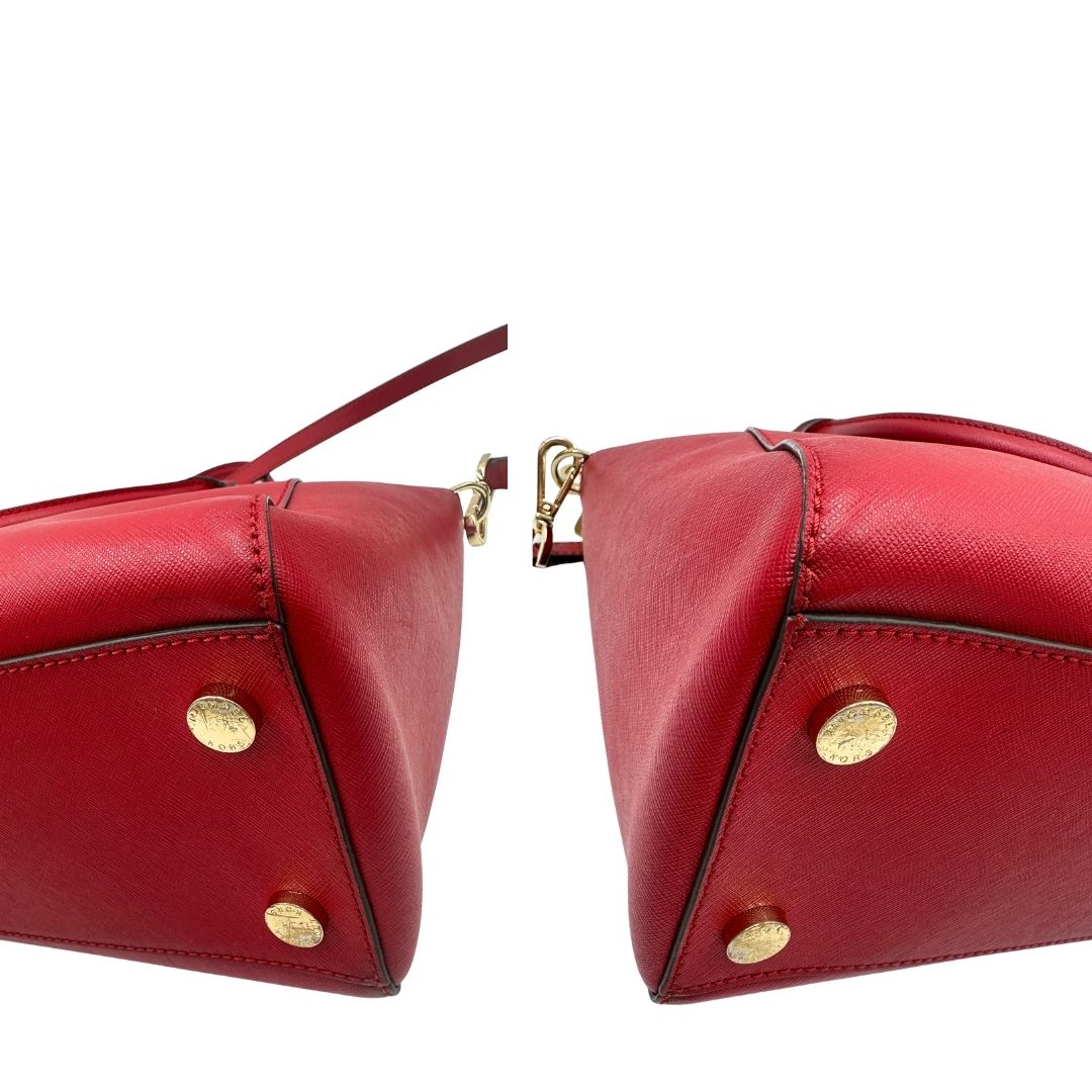Angoli, Borsa MK in pelle saffiano rossa con hardware dorato. Indossabile a mano oppure a tracolla. Originale, usata, di lusso, in ottime condizioni.