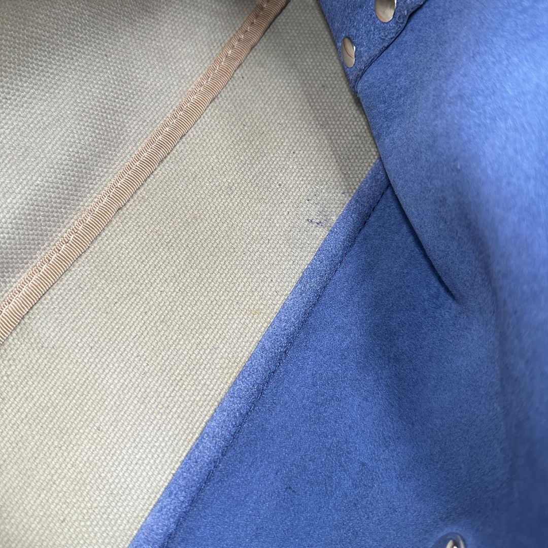 interno Postina M Zanellato in pelle blu, munita di una tracolla amovibile e regolabile e un manico singolo, di lusso, originale, ottime condizioni 