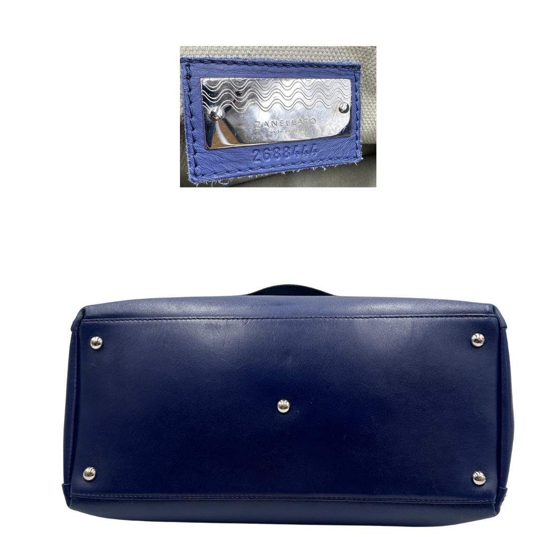base Postina M Zanellato in pelle blu, munita di una tracolla amovibile e regolabile e un manico singolo, di lusso, originale, ottime condizioni 
