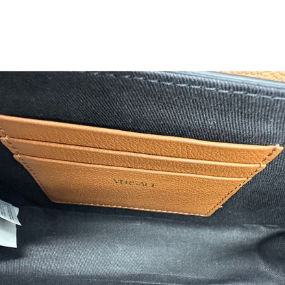 interno della  Borsa Versace in pelle martellata color cammello e hardware dorato, di lusso, originale, eccellenti condizioni, usata 