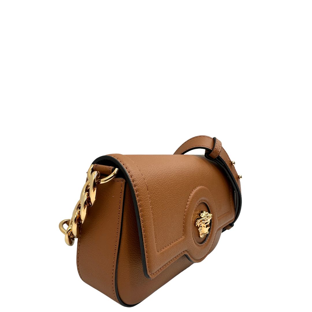 lato  Borsa Versace in pelle martellata color cammello e hardware dorato, di lusso, originale, eccellenti condizioni, usata 