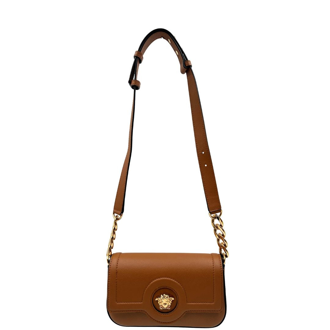 front  Borsa Versace in pelle martellata color cammello e hardware dorato, di lusso, originale, eccellenti condizioni, usata 