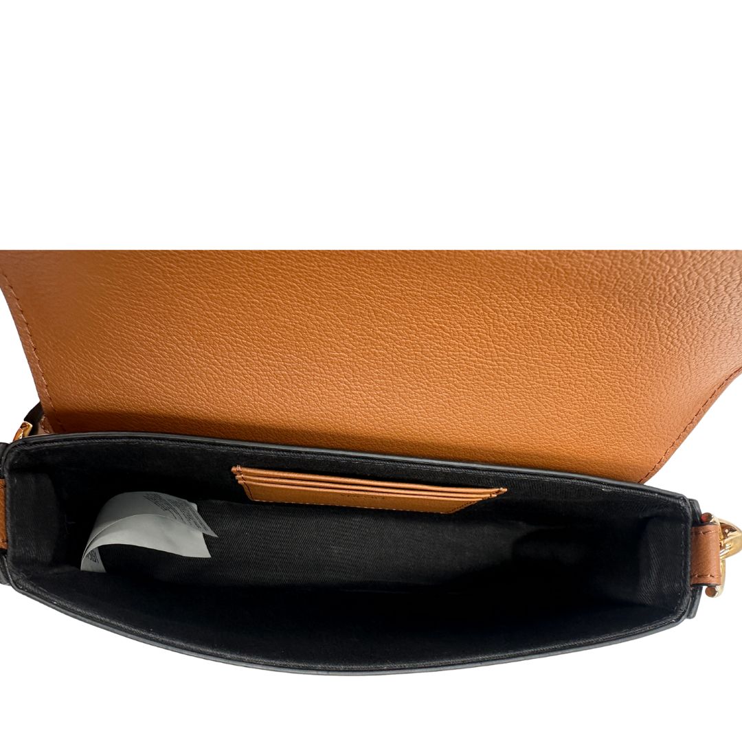 interno della  Borsa Versace in pelle martellata color cammello e hardware dorato, di lusso, originale, eccellenti condizioni, usata 
