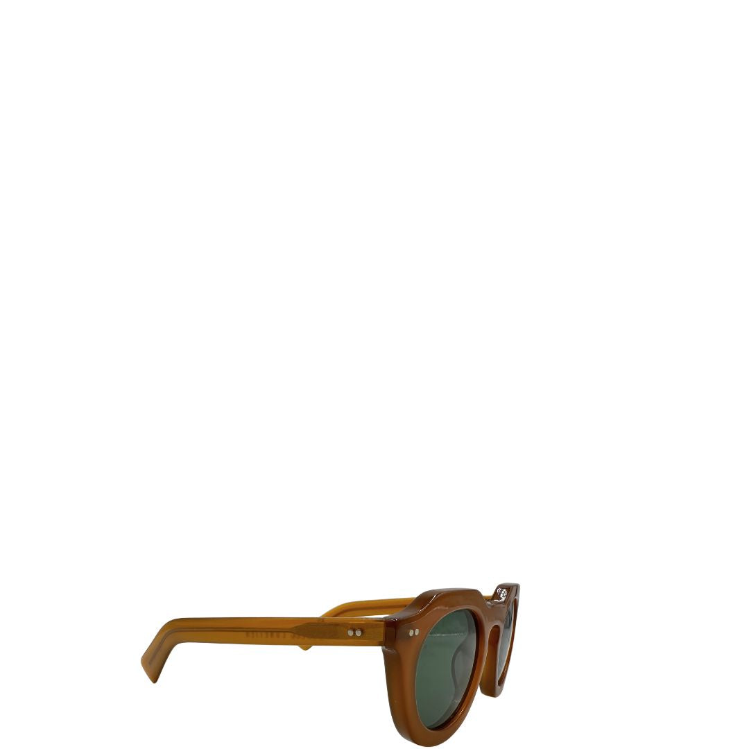 Occhiali da sole Lesca dal carattere rétro, con montatura spessa e arrotondata in acetato color caramello. Originale, usati, di lusso, on ottime condizioni.
