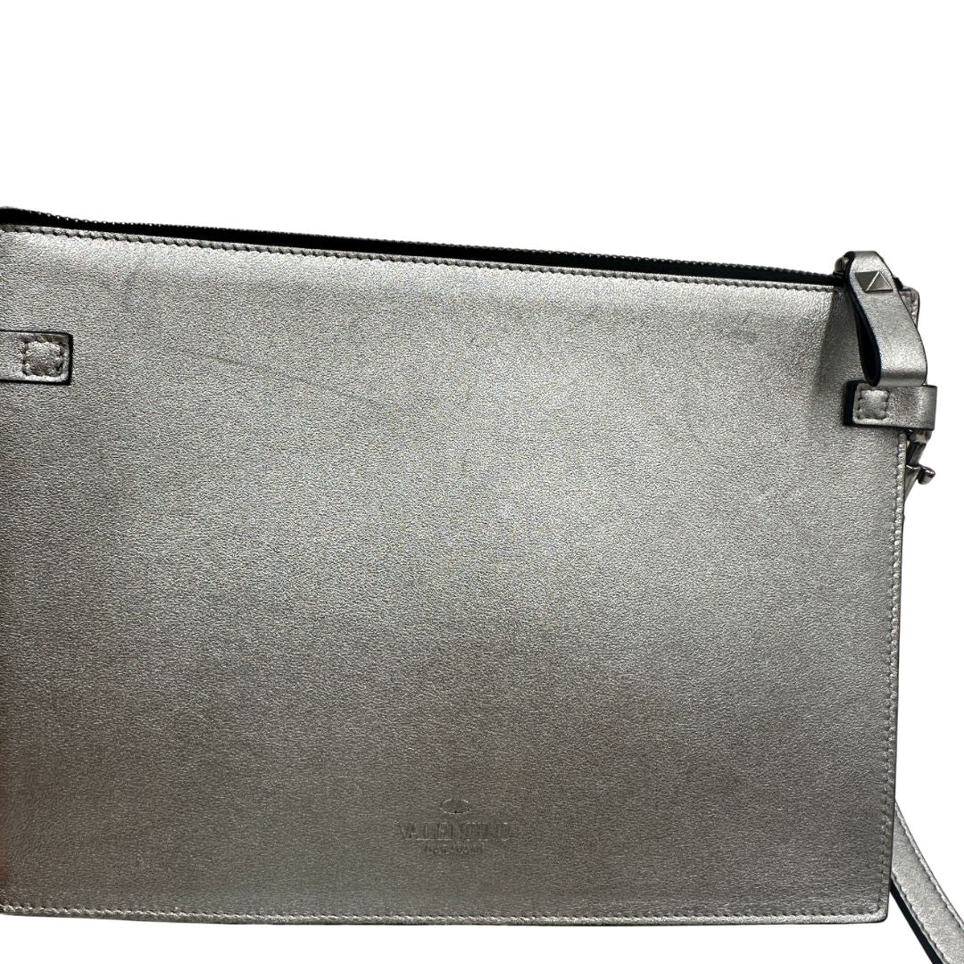 Pochette Valentino Garavani argentata