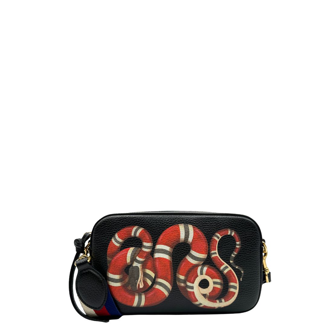 Borsa Gucci realizzata in pelle nera impreziosita da stampa snake sul front, di lusso, originale, usata