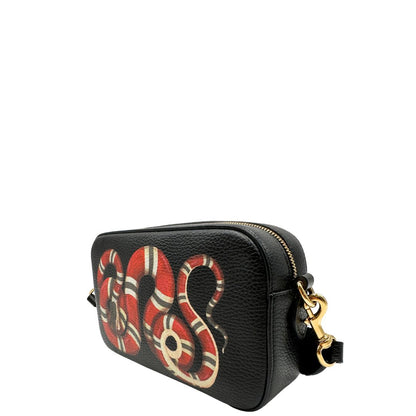 Borsa Gucci realizzata in pelle nera impreziosita da stampa snake sul front, di lusso, originale, usata