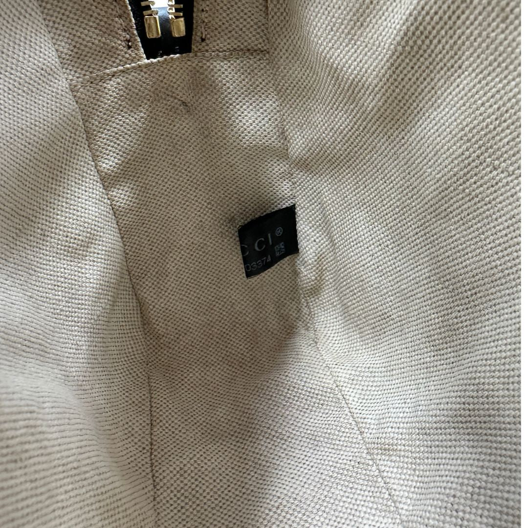 interno Borsa Gucci realizzata in pelle nera impreziosita da stampa snake sul front, di lusso, originale, usata
