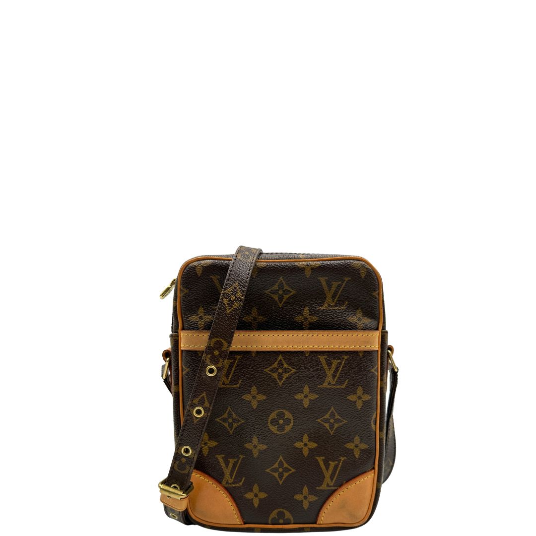 front Borsa Louis Vuitton in canvas marrone monogram, munita di una tracolla regolabile 