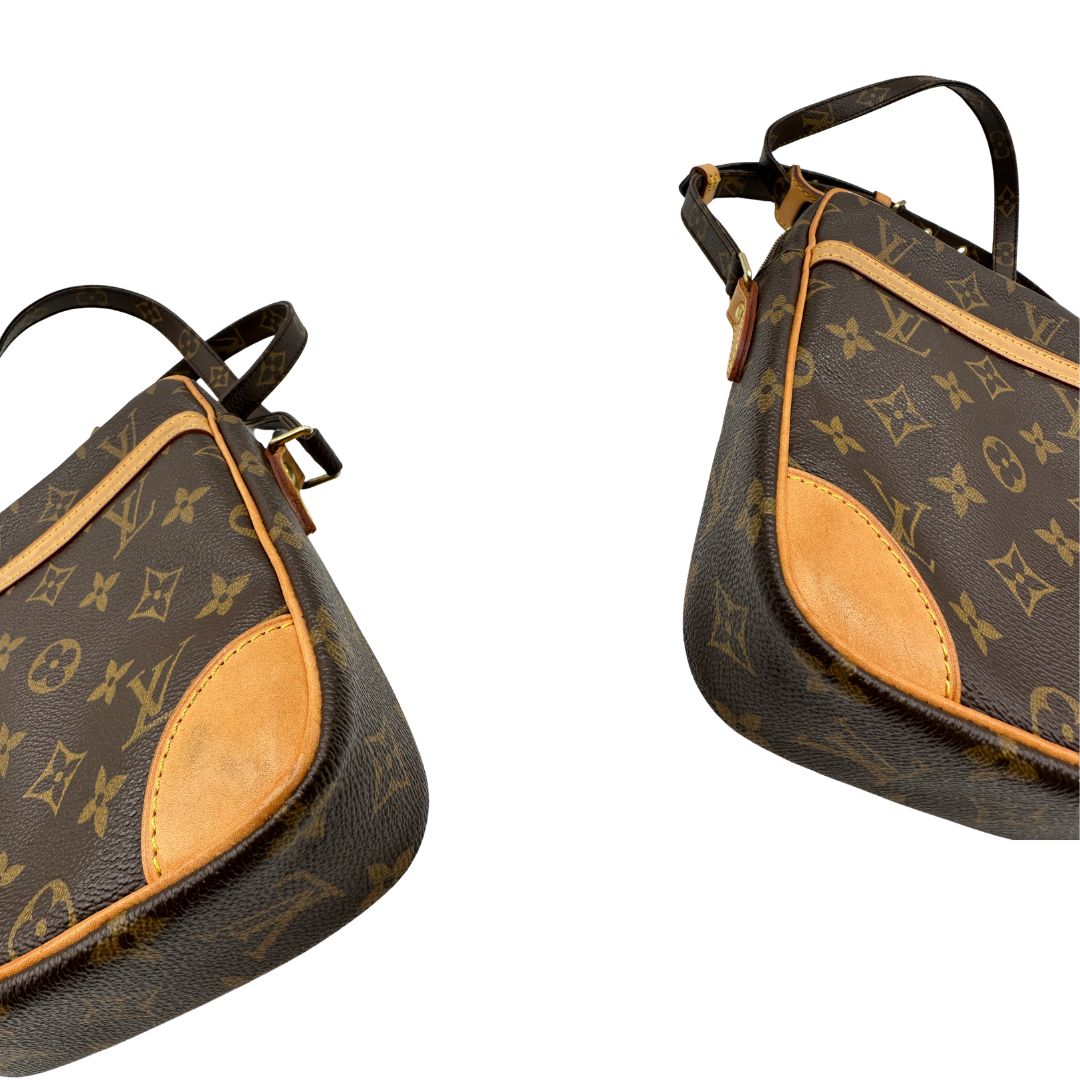 Borsa Louis Vuitton in canvas marrone monogram, munita di una tracolla regolabile