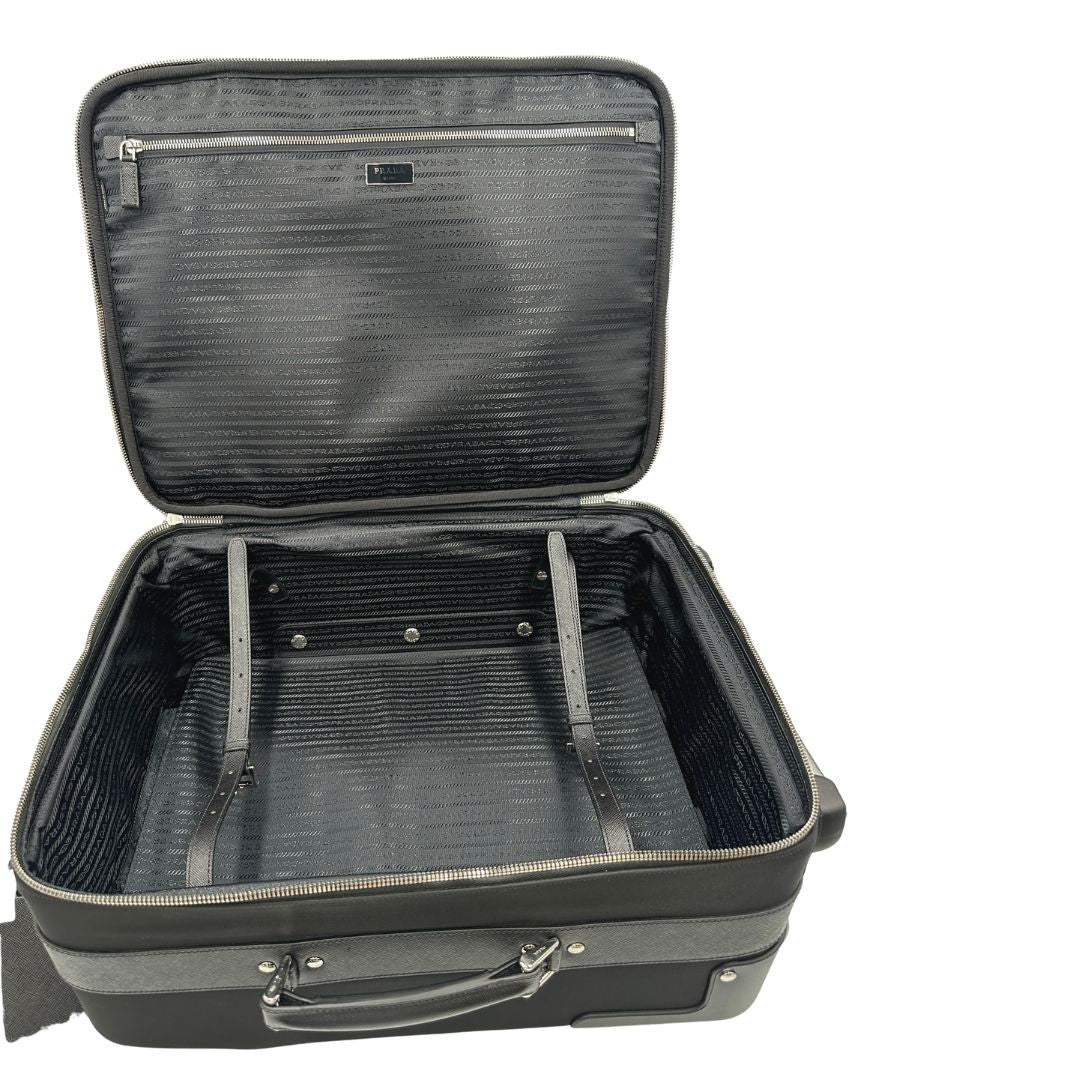 Trolley Prada realizzato nel caratteristico nylon nero , di lusso, originale, eccellenti condizioni, usato