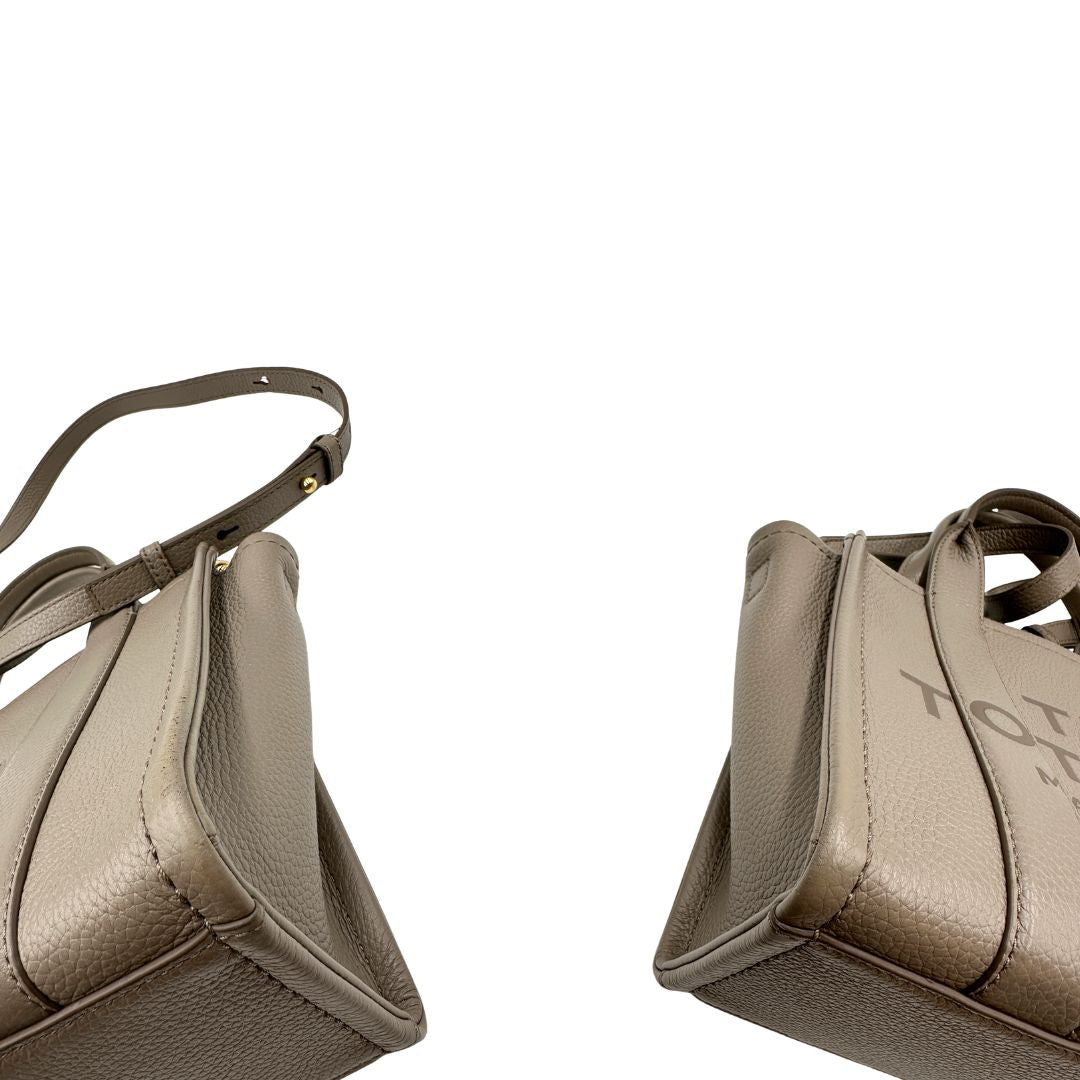 angoli  Borsa Marc Jacobs nella versione small 