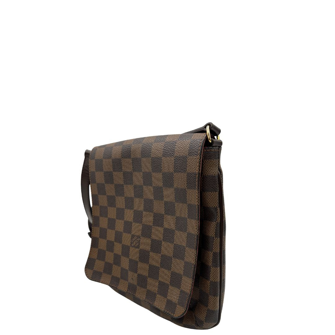 lato Borsa LV Musette Sala in canvas Damier Ébène e hardware dorato, indossabile a tracolla, di lusso, originale, ottime condizioni 