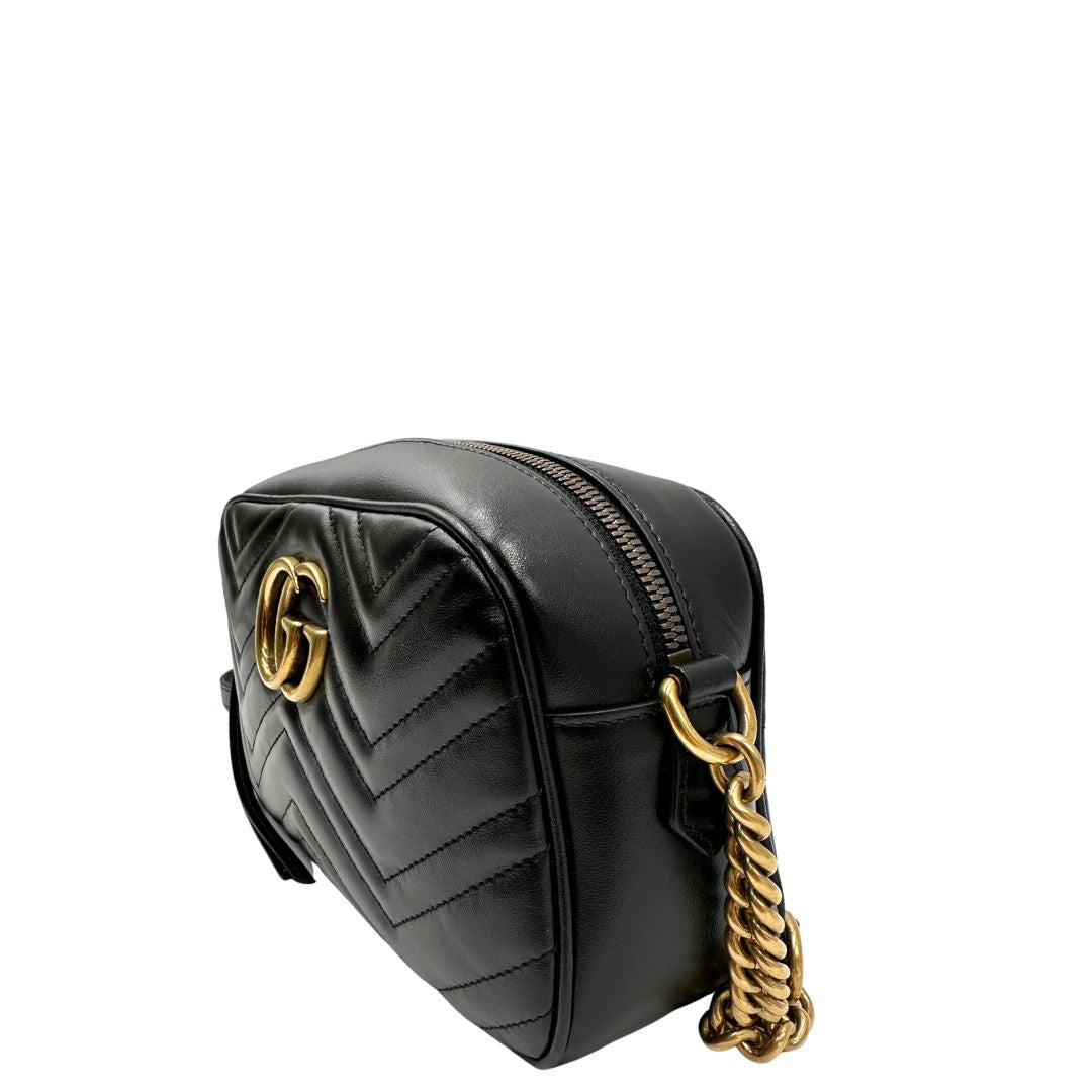 lato Borsa Gucci Camera Bag Marmont misura piccola in pelle nera, di lusso, originale, eccellenti condizioni, usata 