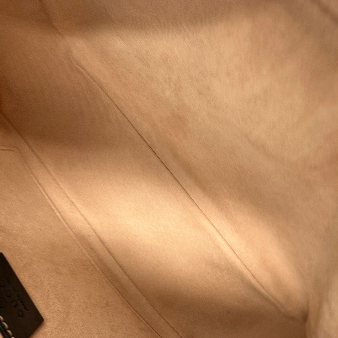 interno Borsa Gucci Camera Bag Marmont misura piccola in pelle nera, di lusso, originale, eccellenti condizioni, usata 