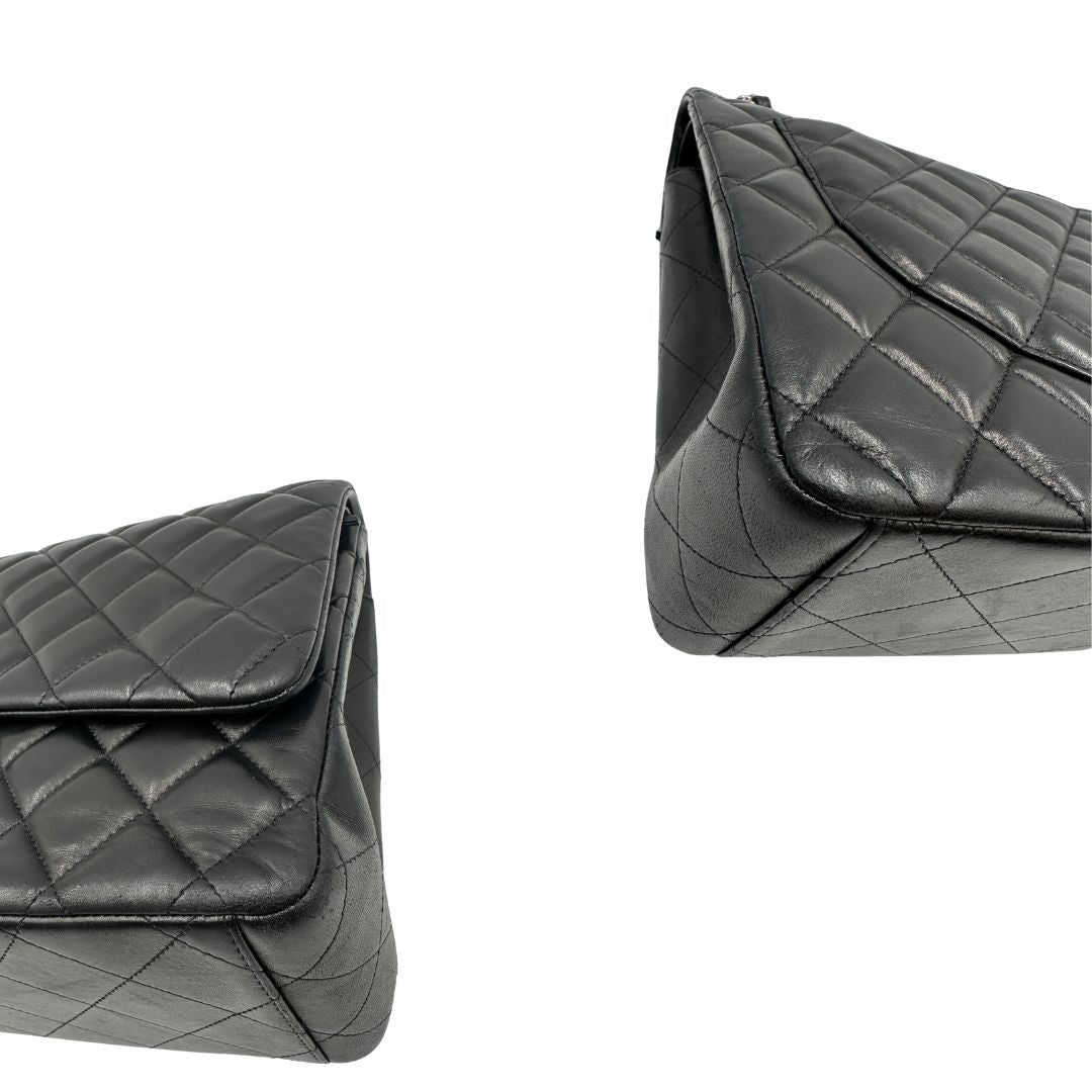 angoliBorsa Chanel linea Timeless, in pelle nera trapuntata con motivo matelassé, di lusso, originale, ottime condizioni, usata 