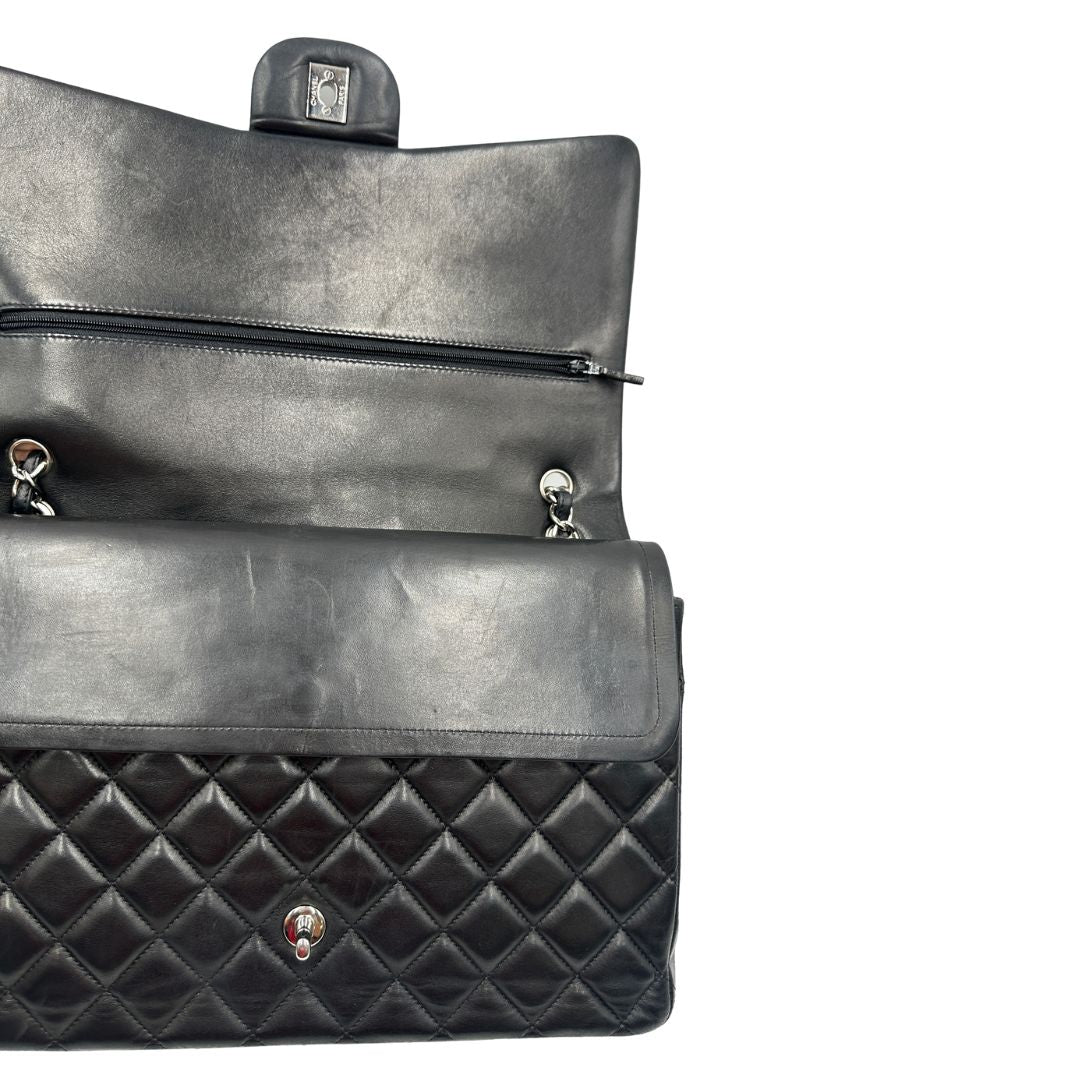 interno Borsa Chanel linea Timeless, in pelle nera trapuntata con motivo matelassé, di lusso, originale, ottime condizioni, usata 