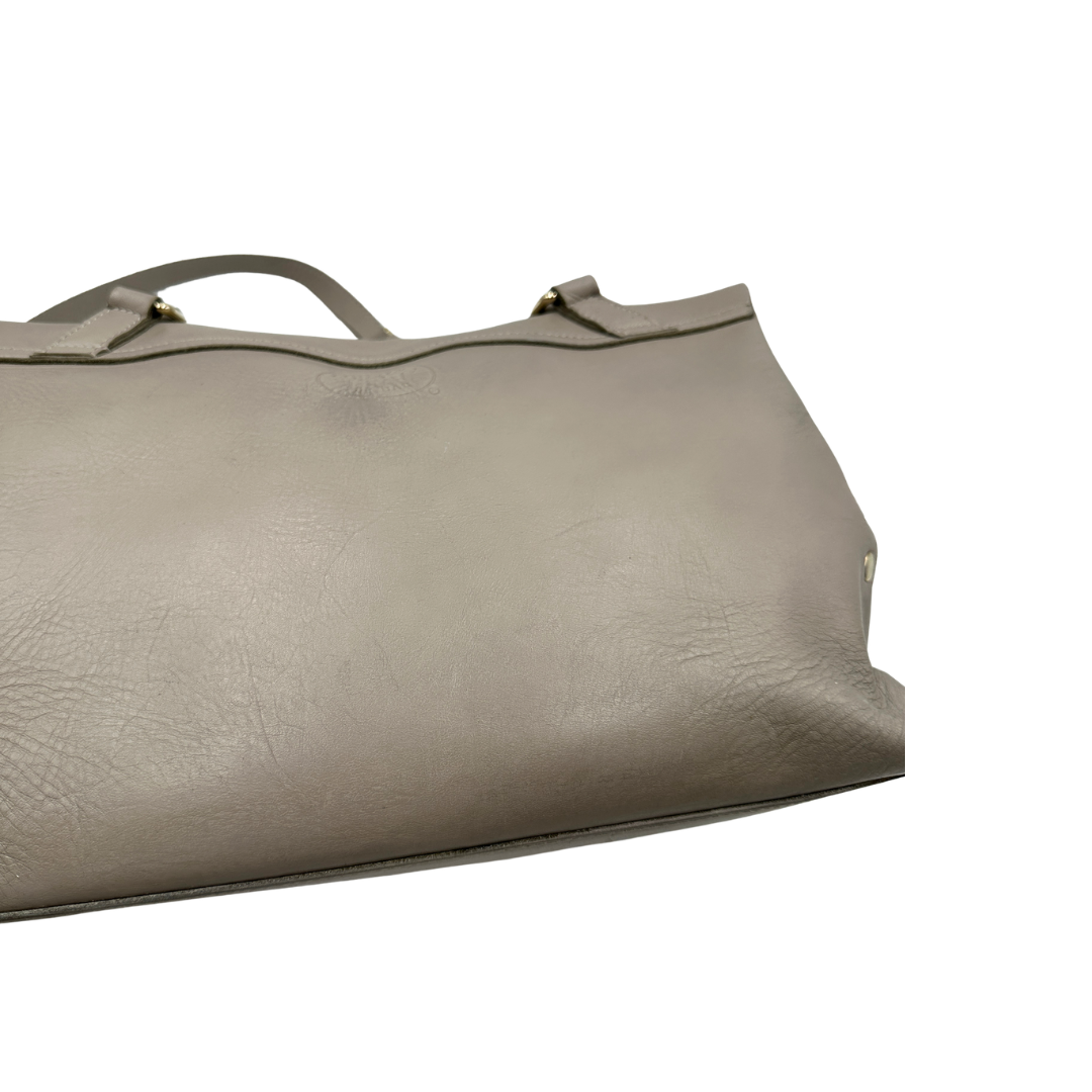 Capiente postina M Zanellato in pelle color grigio, munita di una tracolla amovibile e regolabile e un manico singolo. Originale usata, di lusso, in buone condizioni.