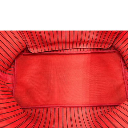 Interno, Borsa Louis Vuitton Neverfull GM in canvas Damier Ébène con finiture in pelle marroni testa di moro e parti metalliche dorate; munita di doppi manici, indossabile a spalla. Originale usata, di lusso, in ottime condizioni.