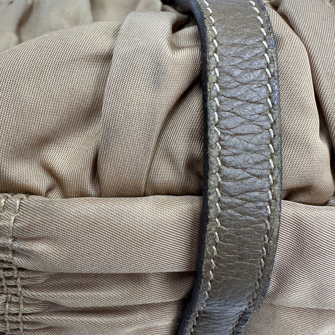  Borsa Prada in nylon gaufre color cammello 