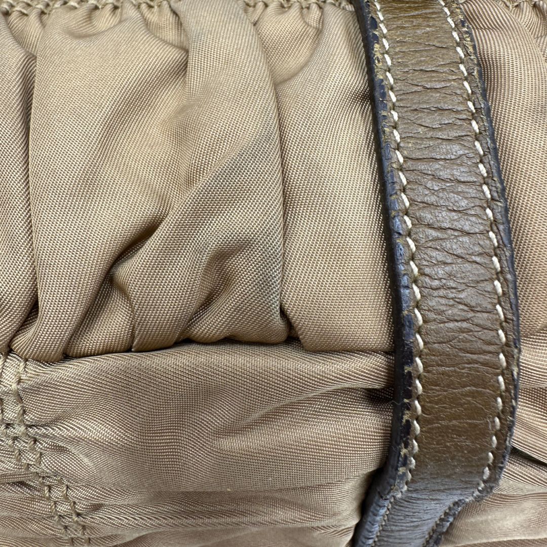 Borsa Prada in nylon gaufre color cammello 