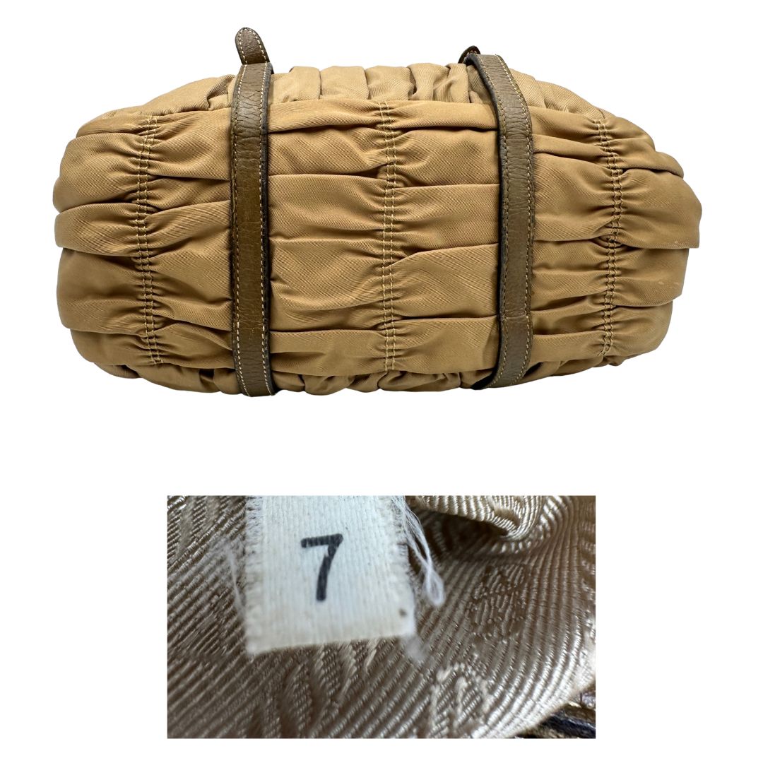 base  Borsa Prada in nylon gaufre color cammello  