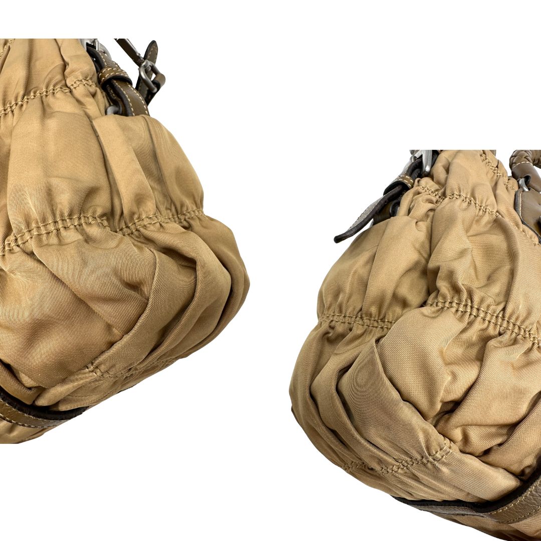 angoli  Borsa Prada in nylon gaufre color cammello 