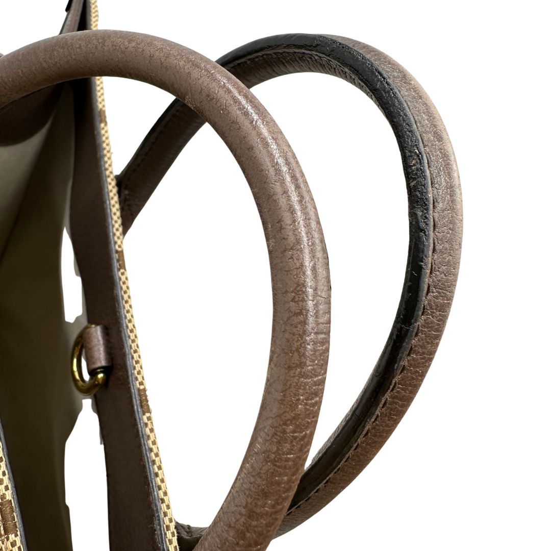 manici Borsa Gucci in tessuto beige caraterrizata dalle doppie G Jumbo, di lusso, originale, ottime condizioni, usata 