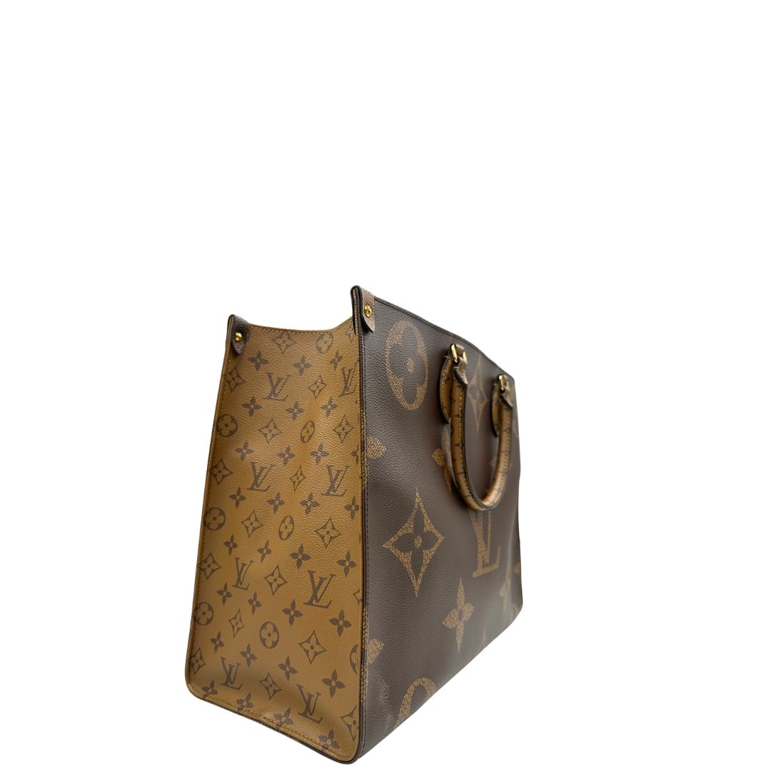 Lato, Borsa LV OnTheGo nella versione GM in canvas marrone monogram Giant e monogram Reverse. Originale, usata, di lusso, in ottime condizioni.