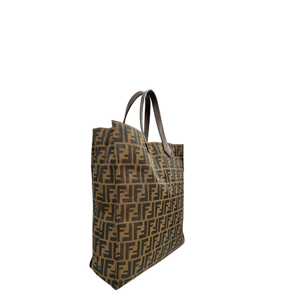  Lato, Sac Plat Fendi color tabacco trama Zucca in tessuto e finiture in pelle marrone. Originale, usata, di lusso, in ottime condizioni.